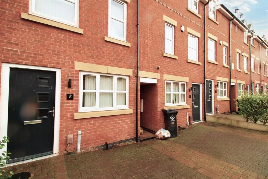 4 bedroom house for rent