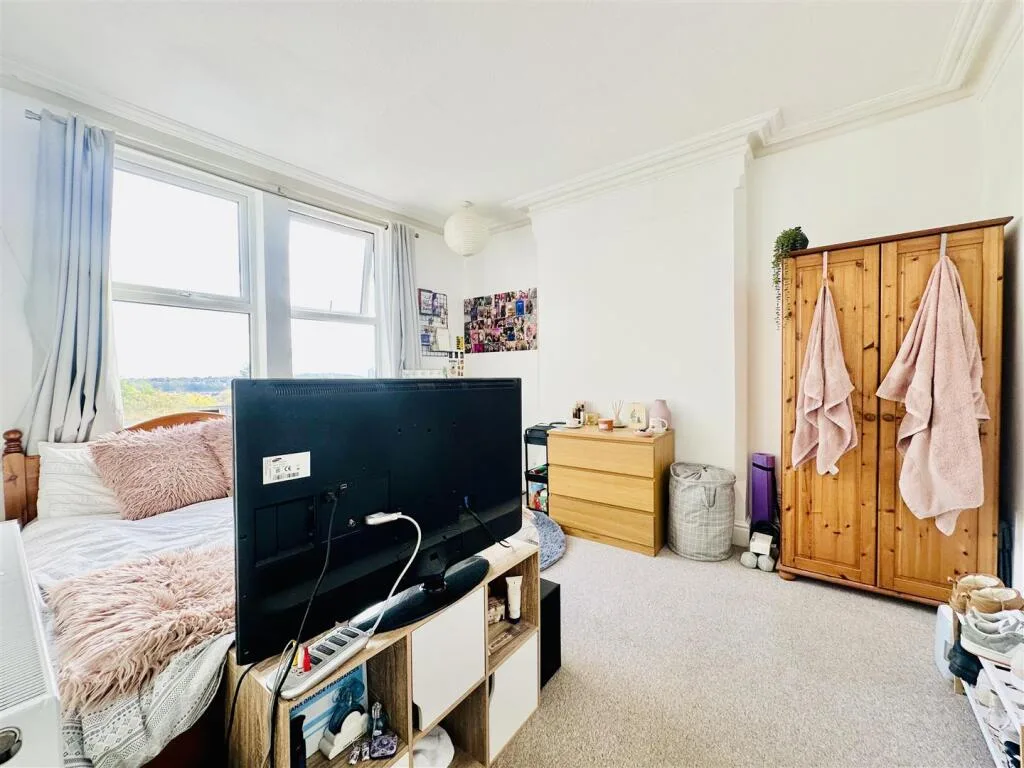 1 bedroom house share for rent