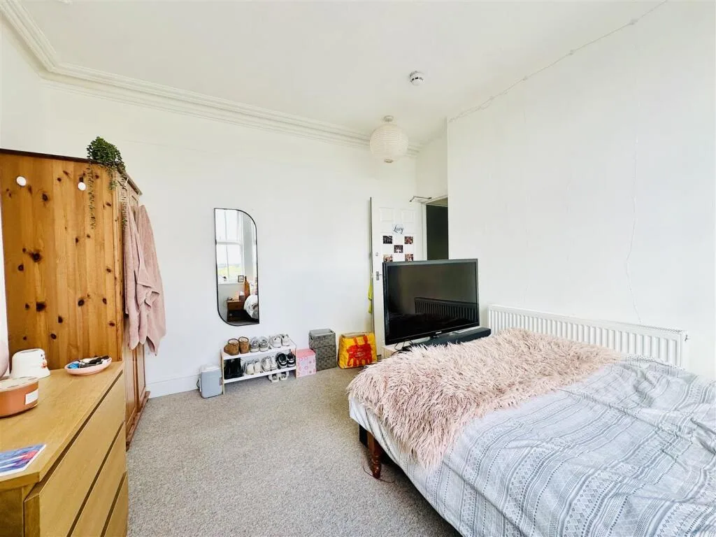 1 bedroom house share for rent