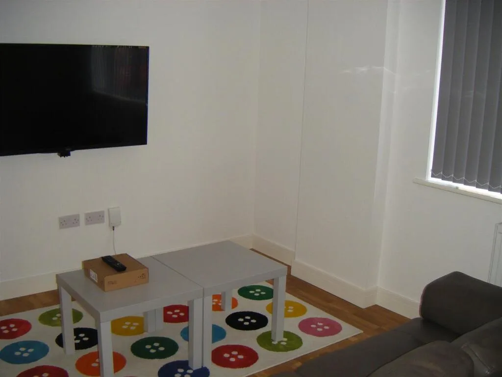 2 bedroom ground floor flat for rent