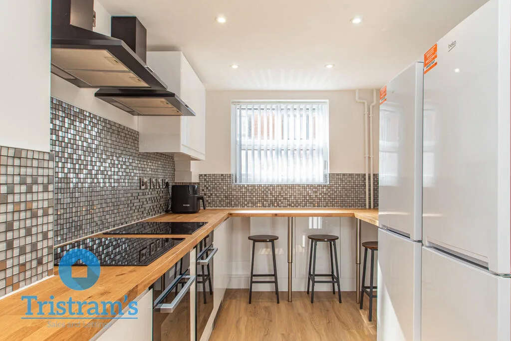 6 bedroom terraced house for rent