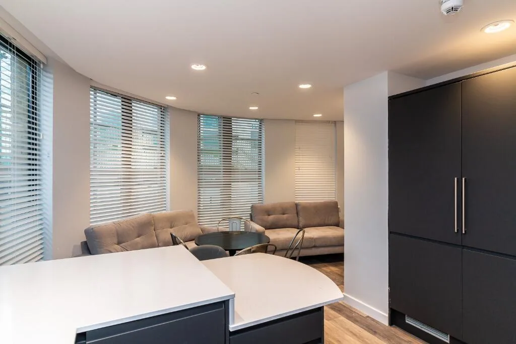 6 bedroom apartment for rent
