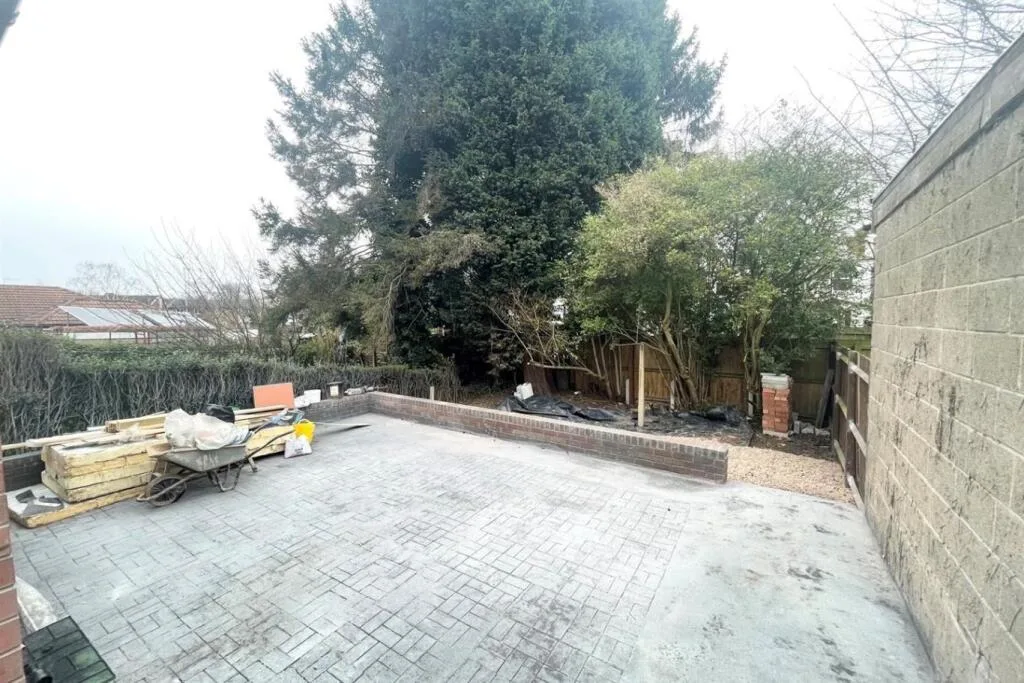 6 bedroom house for rent