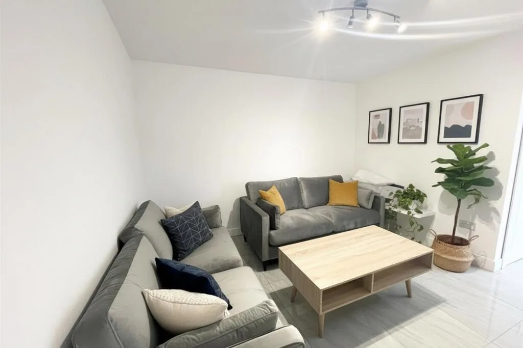6 bedroom house for rent
