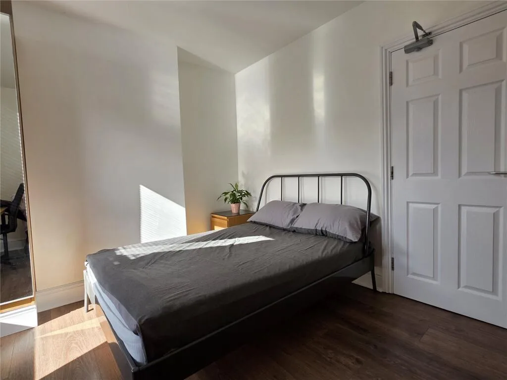 1 bedroom house share for rent