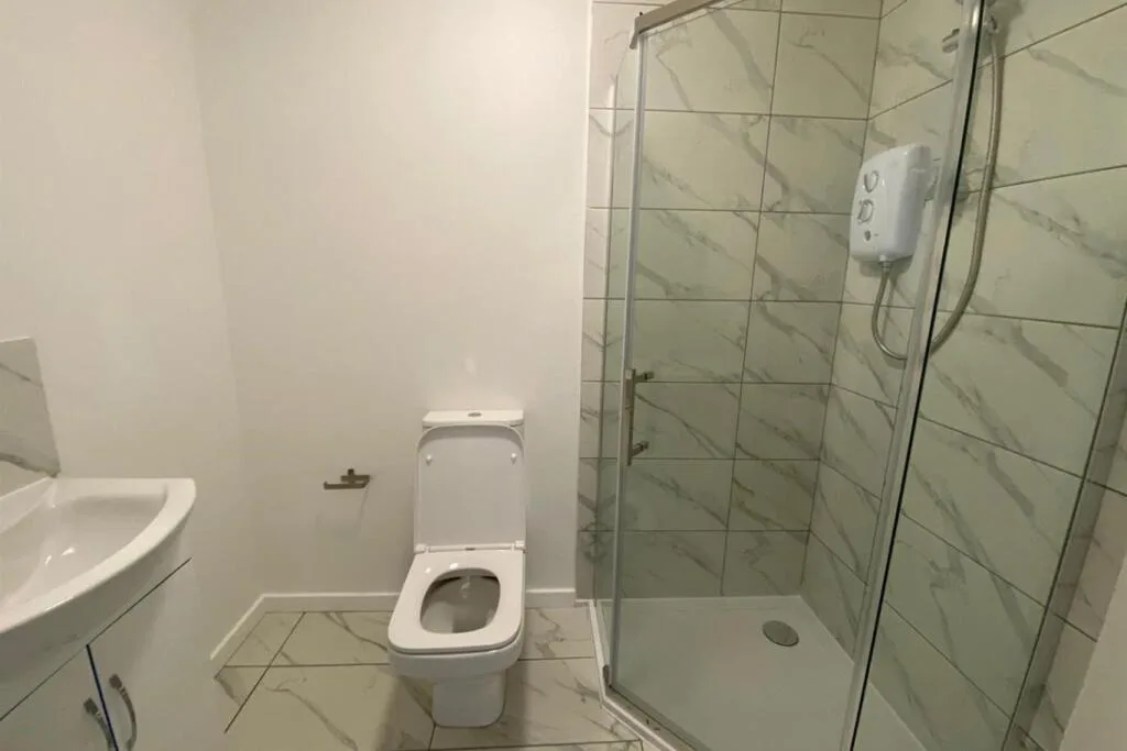 6 bedroom house for rent