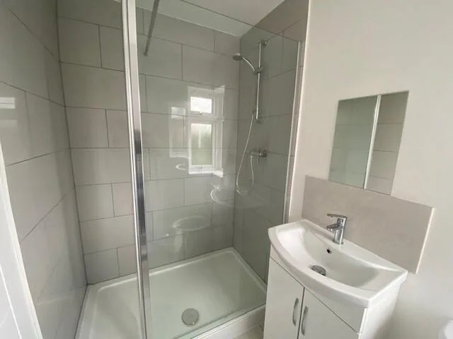 6 bedroom house for rent