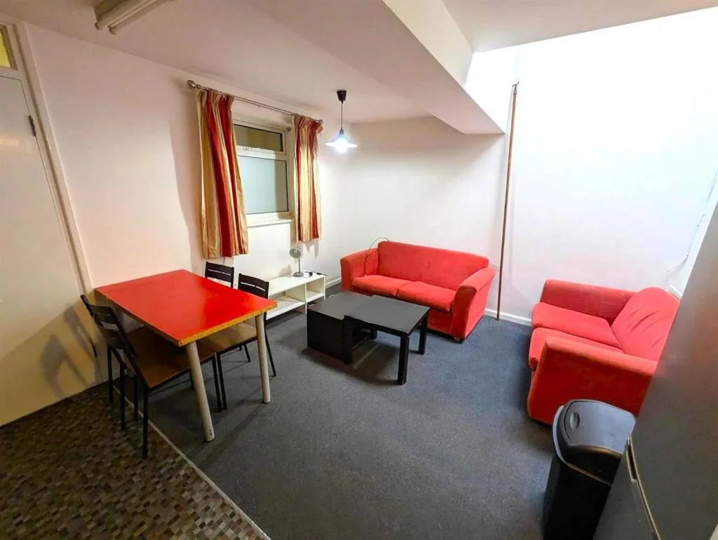 4 bedroom terraced house for rent