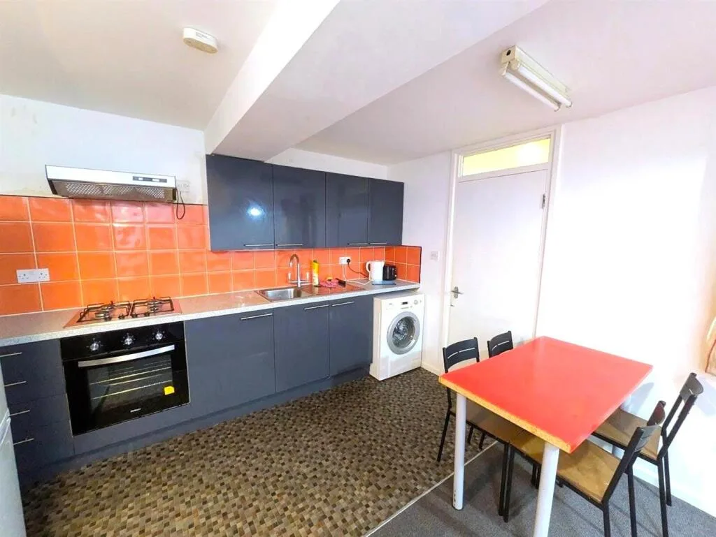 4 bedroom terraced house for rent