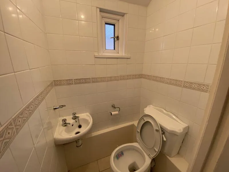 2 bedroom house share for rent