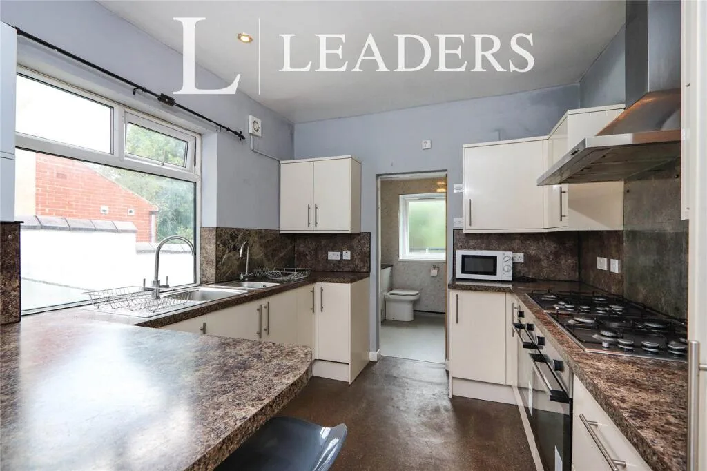 1 bedroom house share for rent