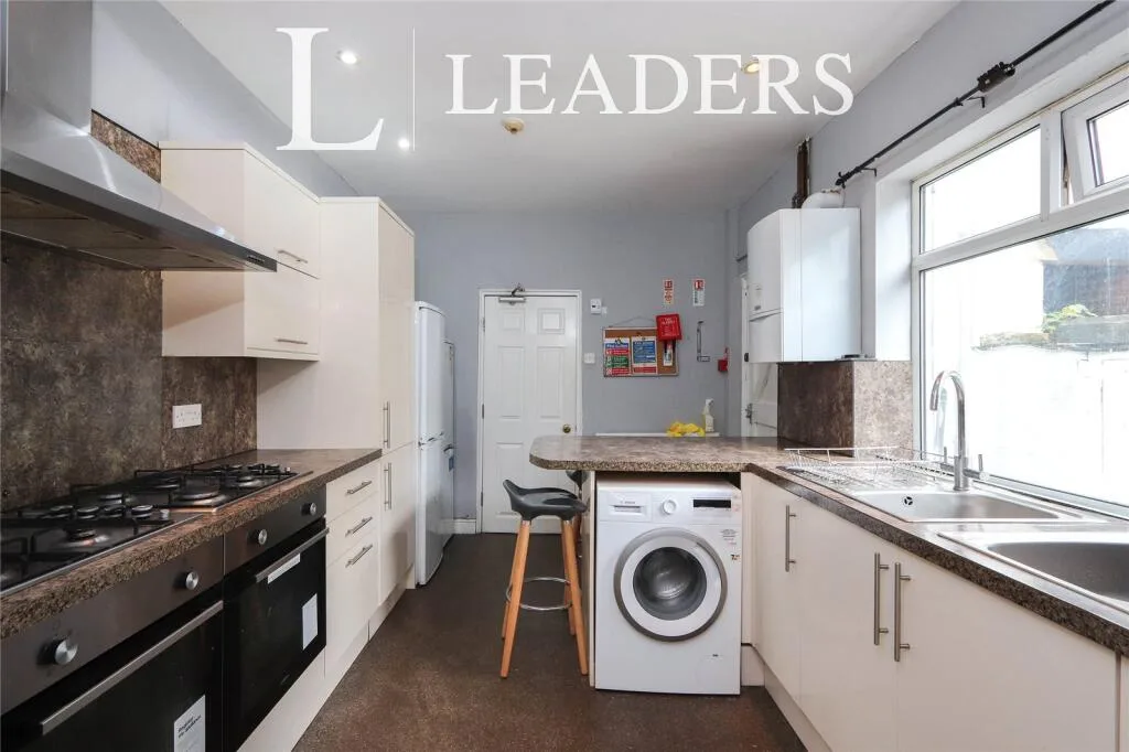 1 bedroom house share for rent
