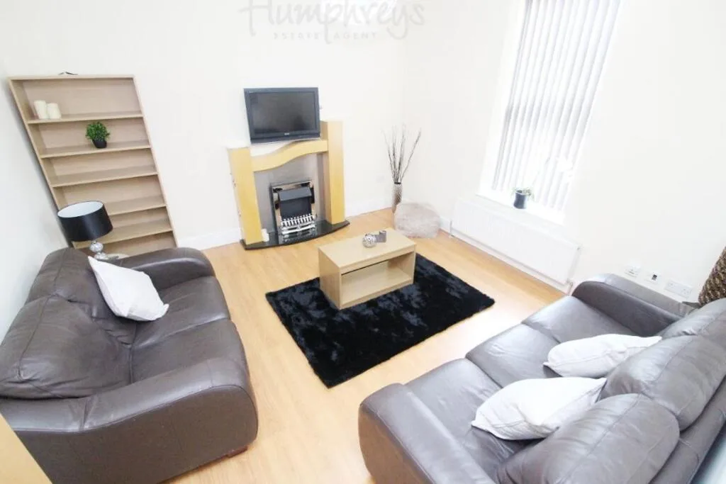 1 bedroom house share for rent