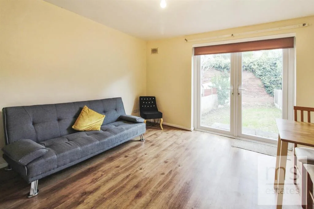 2 bedroom semi-detached house for rent