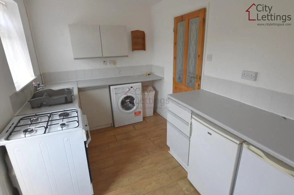 2 bedroom end of terrace house for rent