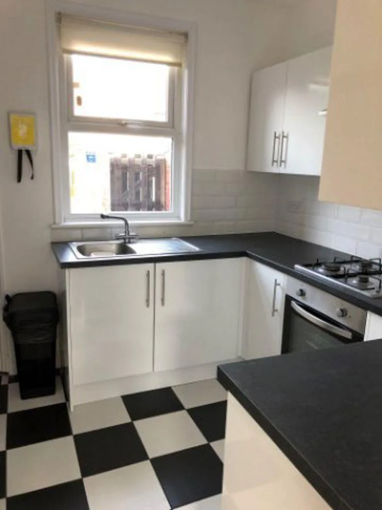 2 bedroom house for rent