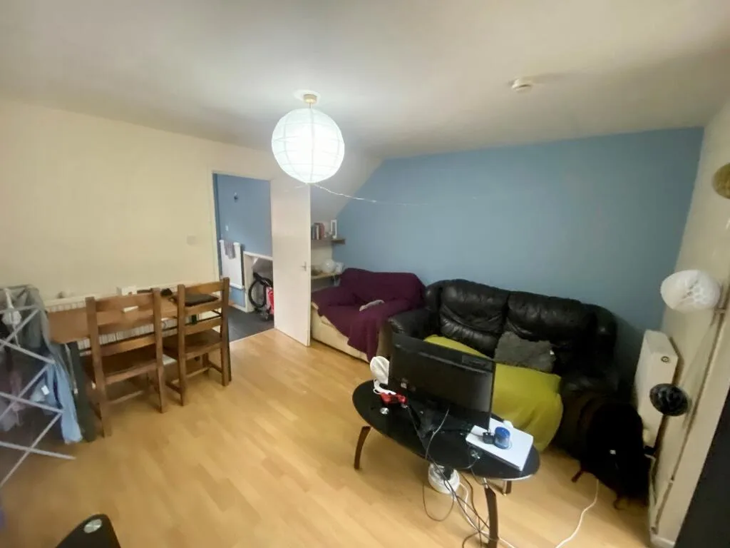 2 bedroom house for rent