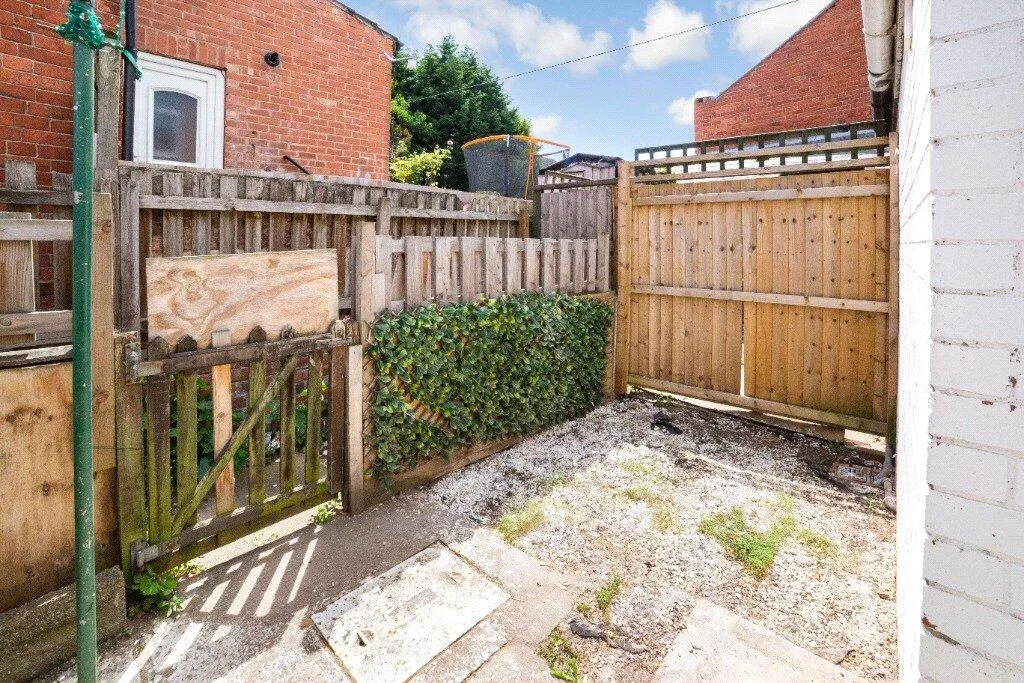 2 bedroom terraced house for rent