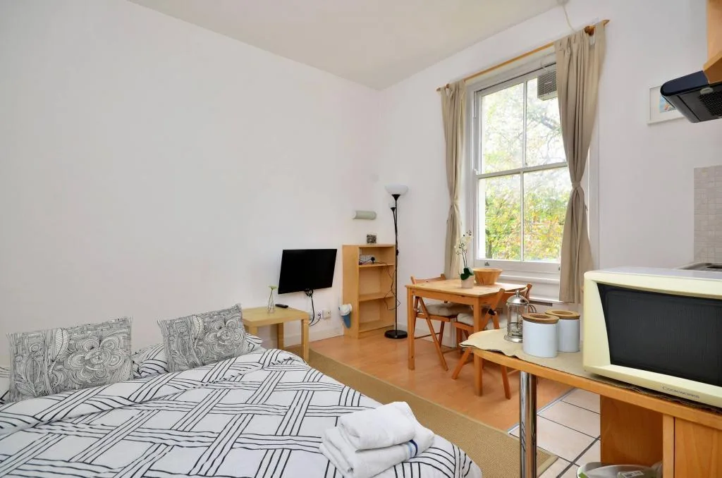 Studio flat for rent