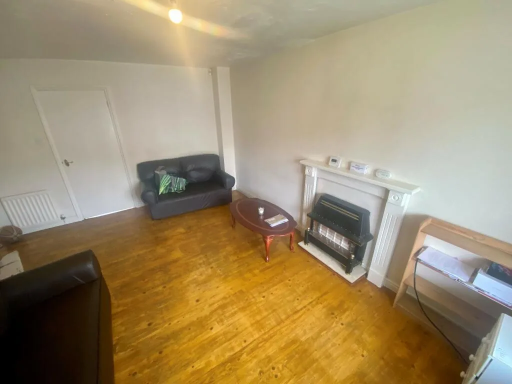 2 bedroom semi-detached house for rent