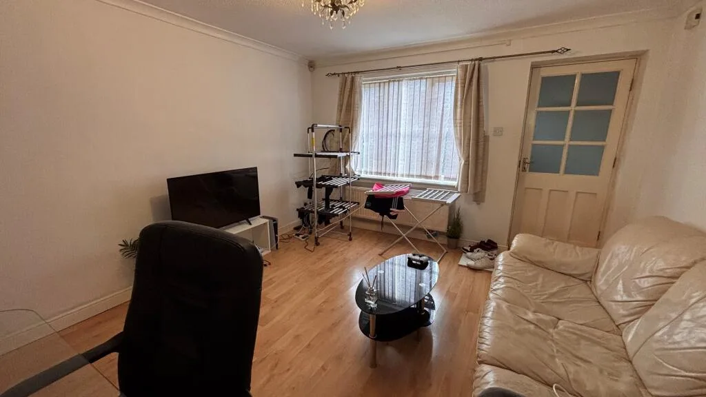 2 bedroom semi-detached house for rent