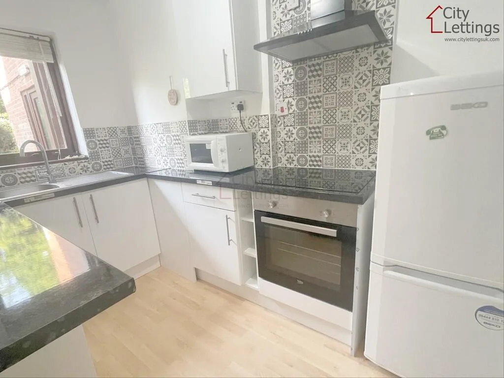 2 bedroom ground floor flat for rent