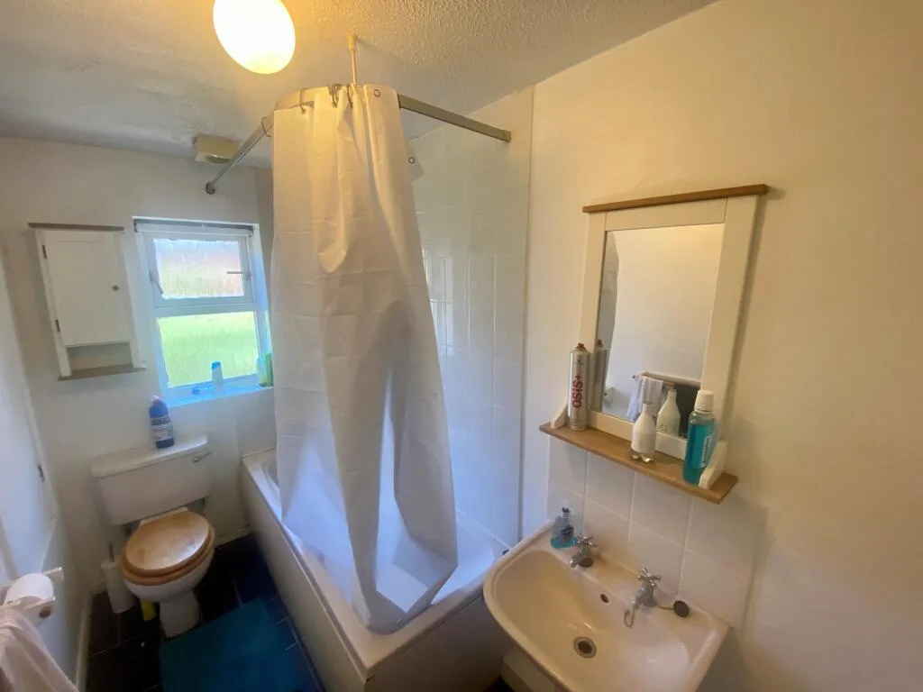 2 bedroom semi-detached house for rent