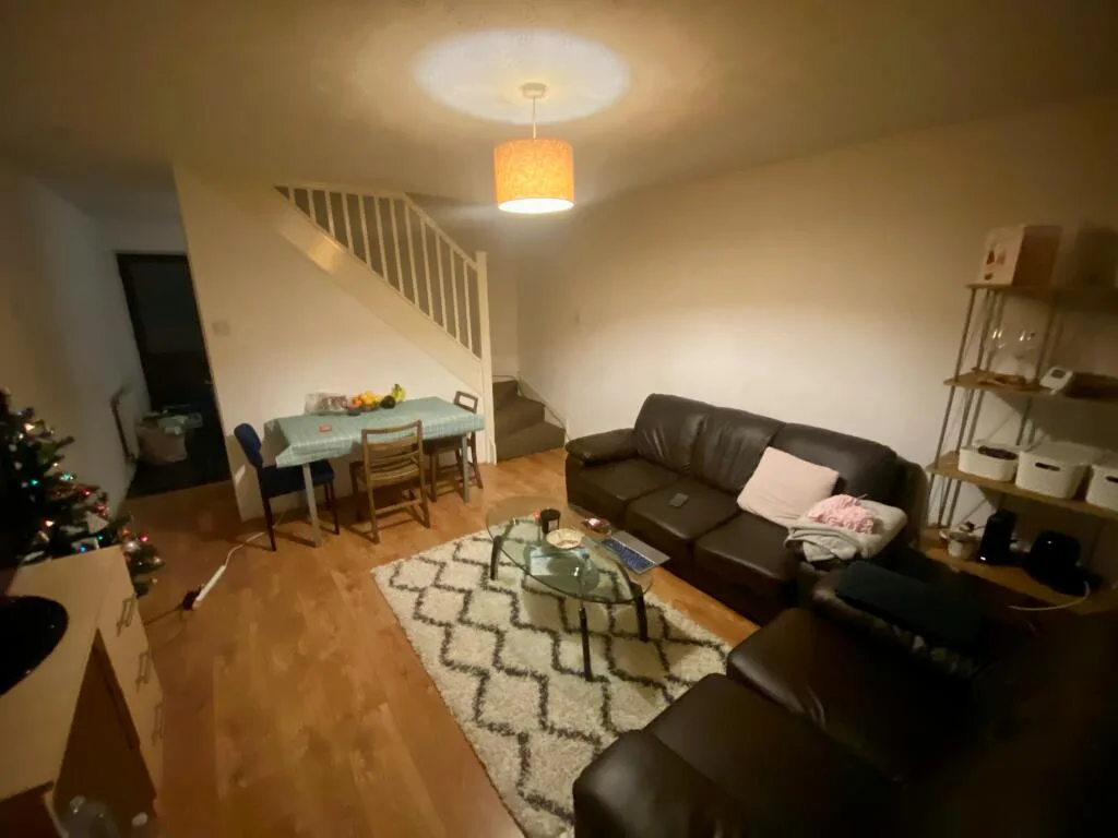 2 bedroom semi-detached house for rent