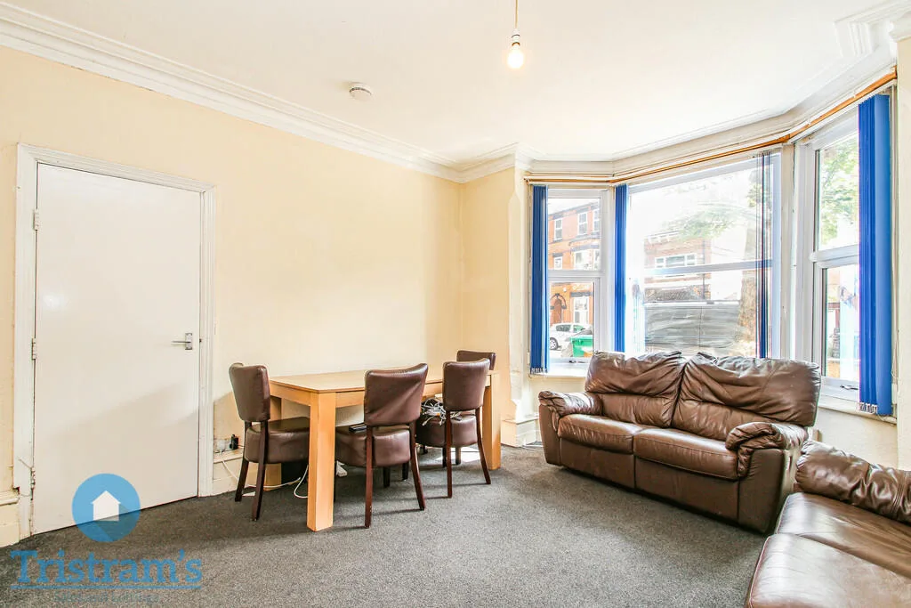 3 bedroom semi-detached house for rent