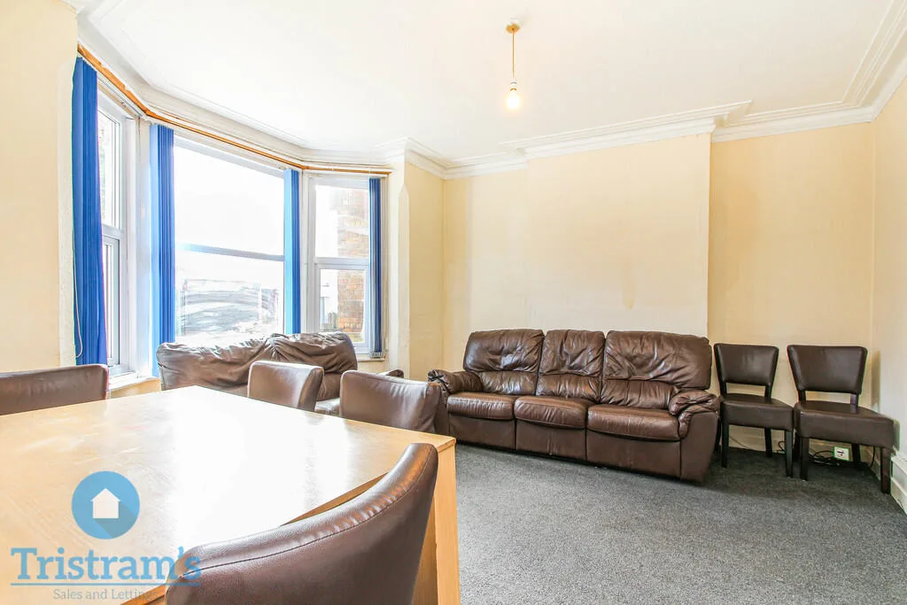 3 bedroom semi-detached house for rent