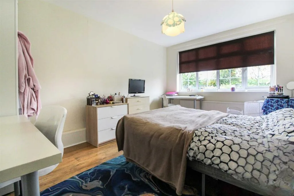 2 bedroom maisonette for rent