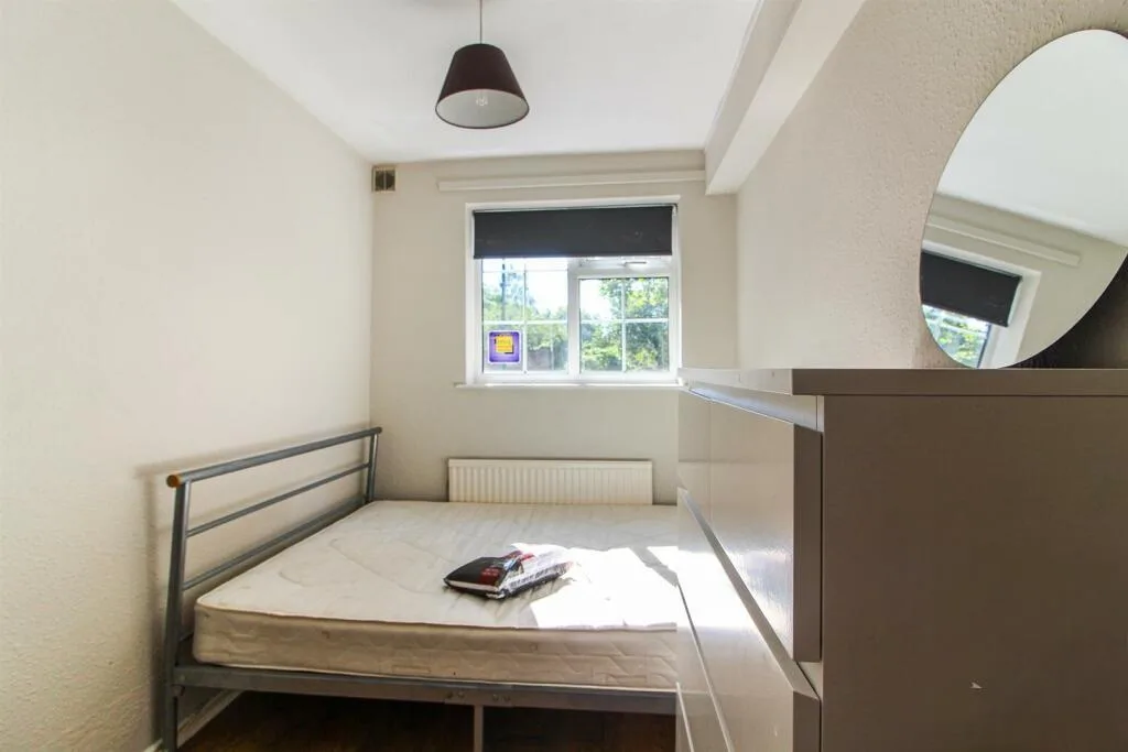 2 bedroom maisonette for rent