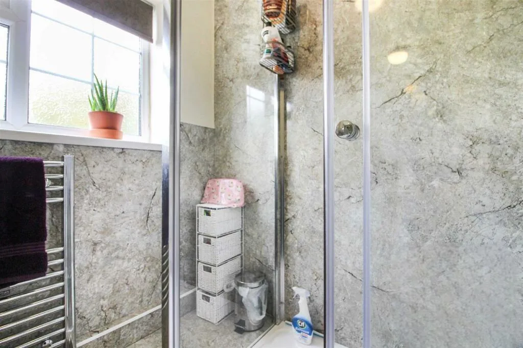 2 bedroom maisonette for rent