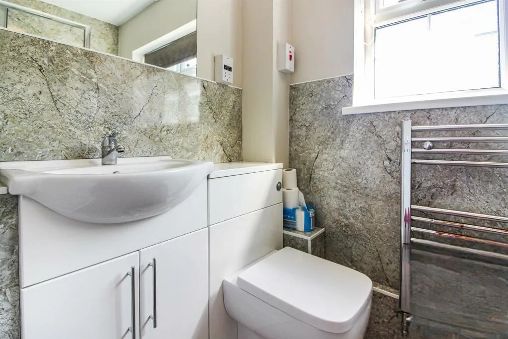 2 bedroom maisonette for rent