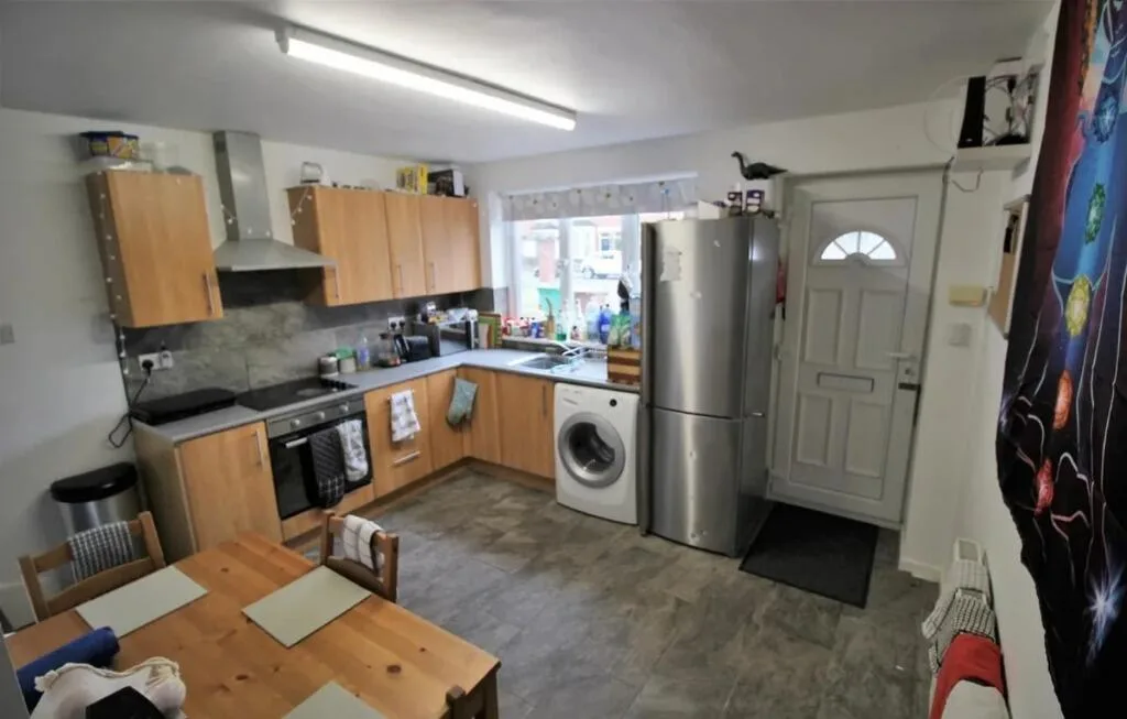 3 bedroom semi-detached house for rent