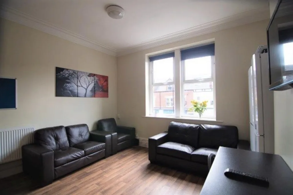 1 bedroom house share for rent