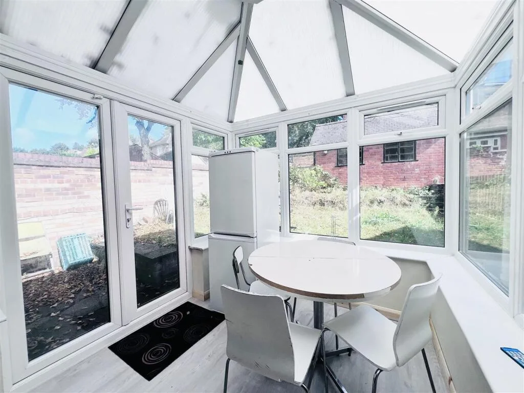 3 bedroom detached house for rent