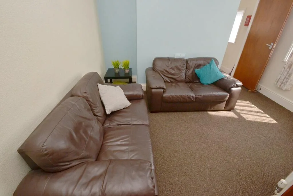 1 bedroom detached house for rent