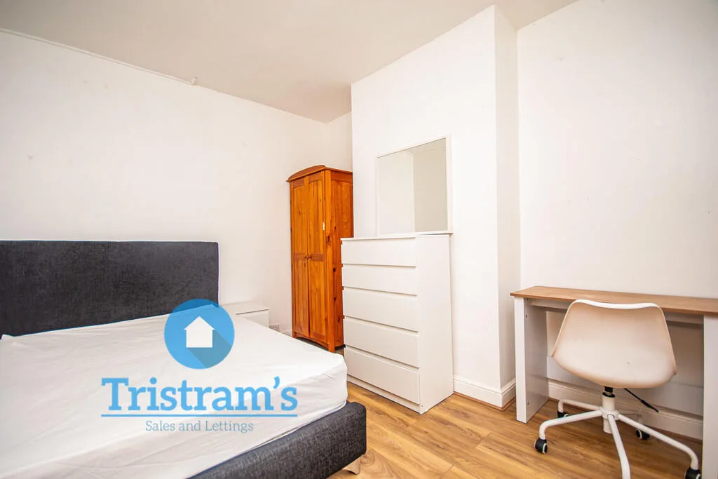 1 bedroom house share for rent