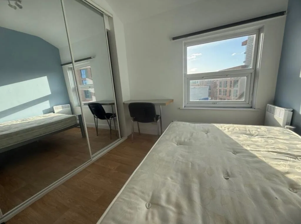 6 bedroom house for rent