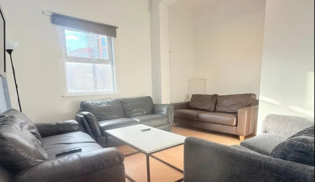 6 bedroom house for rent