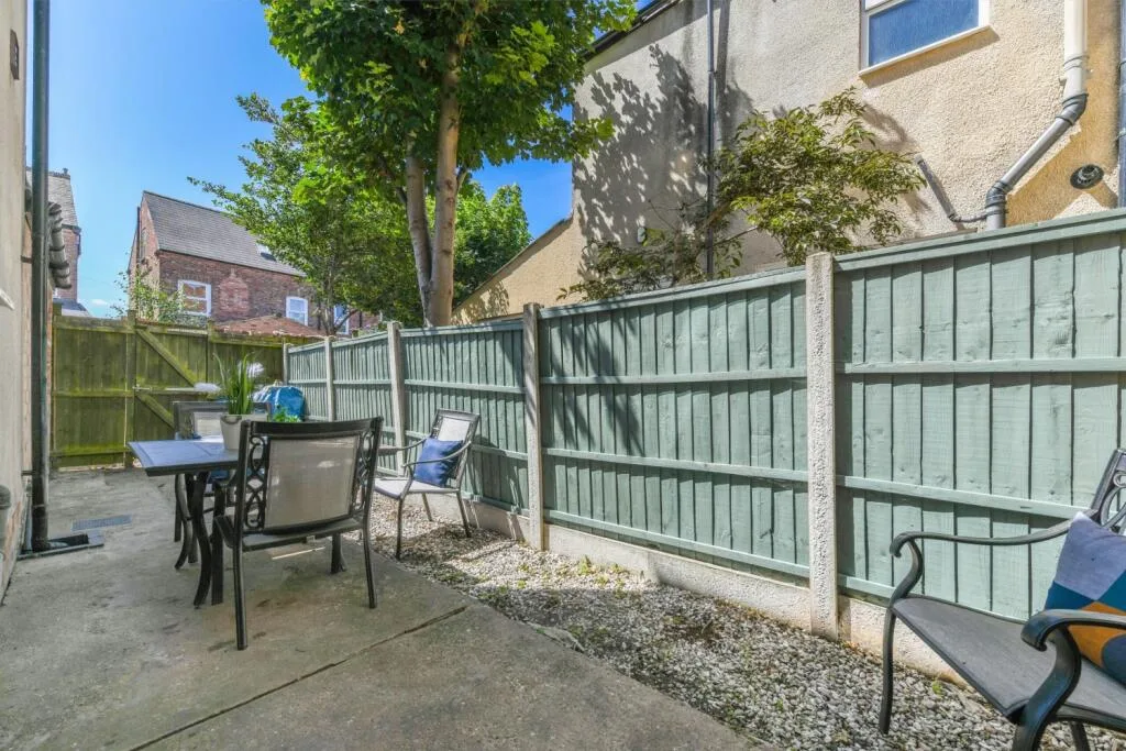1 bedroom house share for rent