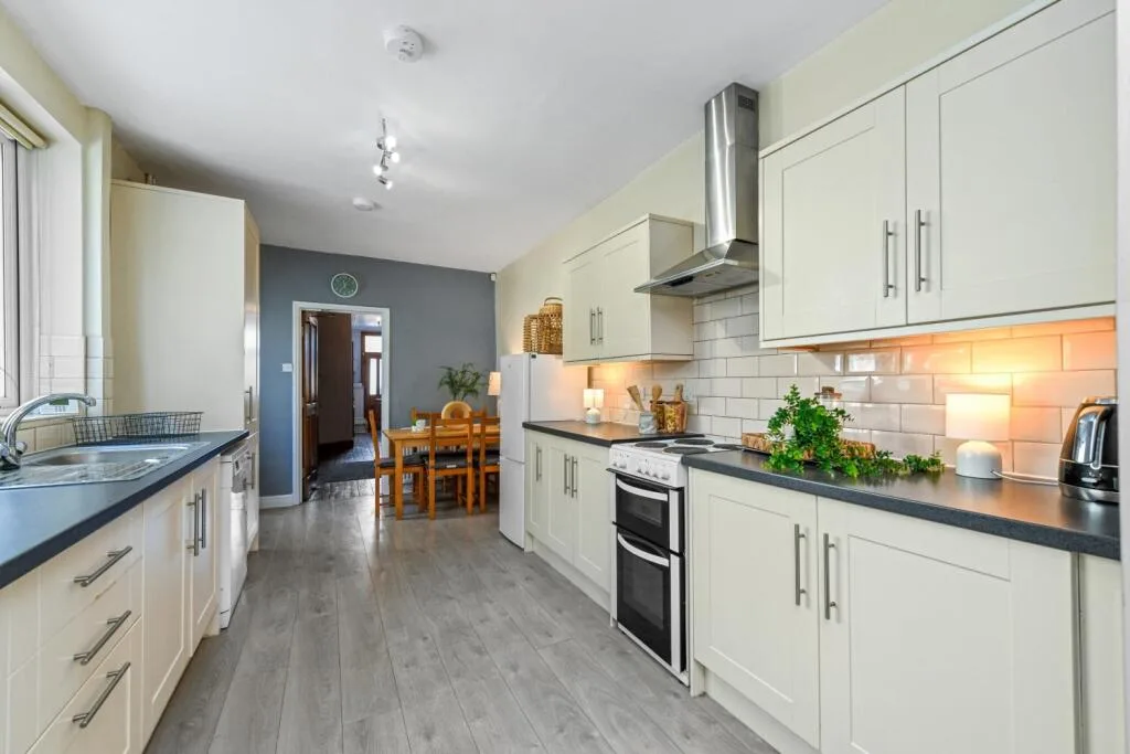 1 bedroom house share for rent