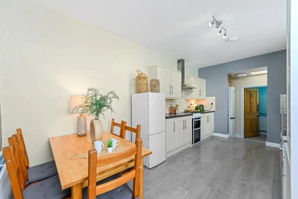 1 bedroom house share for rent