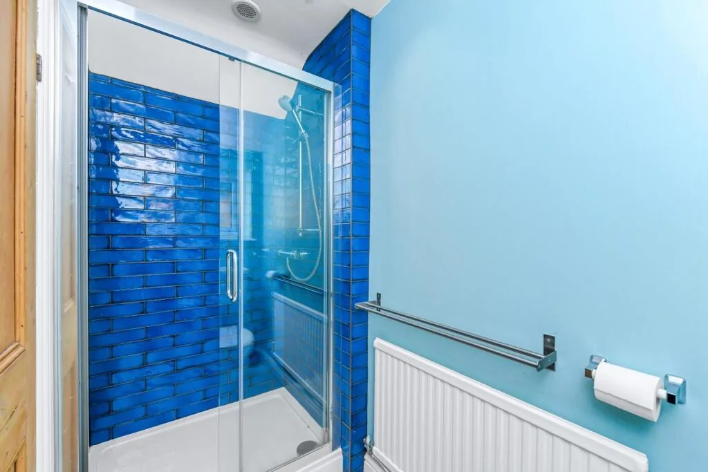 1 bedroom house share for rent