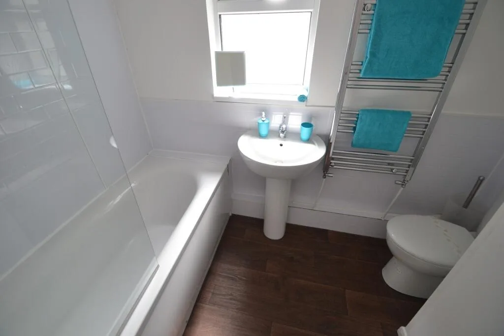 5 bedroom detached house for rent