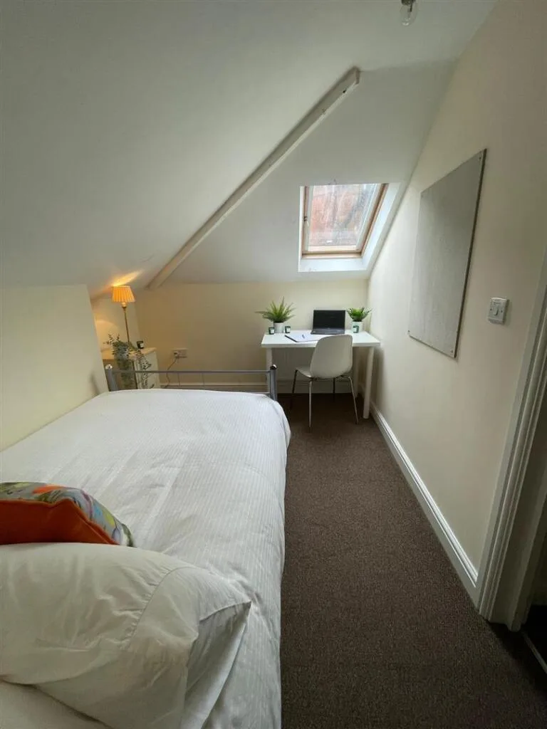 5 bedroom apartment for rent