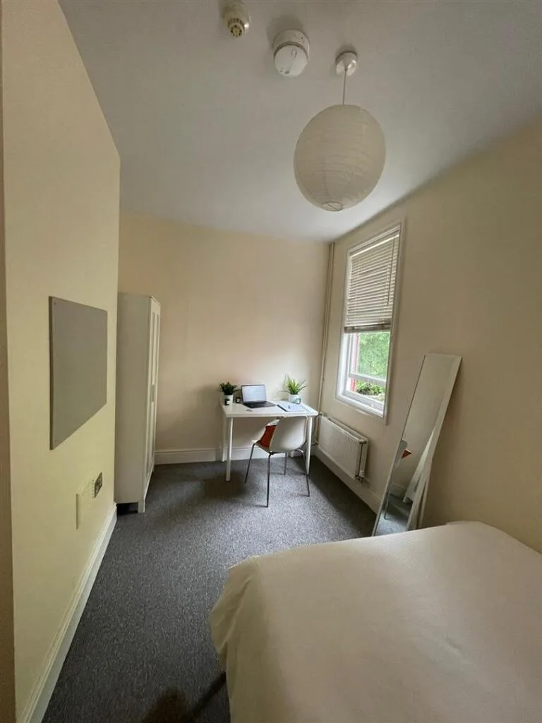 5 bedroom apartment for rent