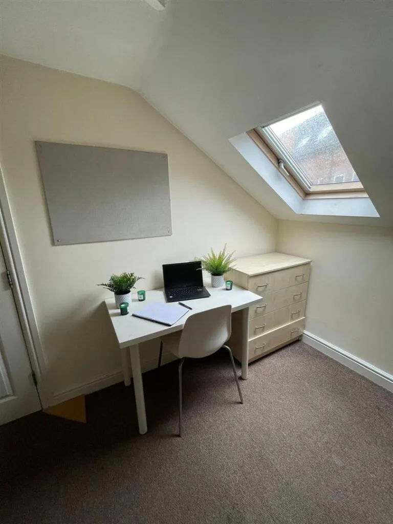 5 bedroom apartment for rent