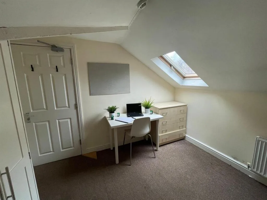 5 bedroom apartment for rent